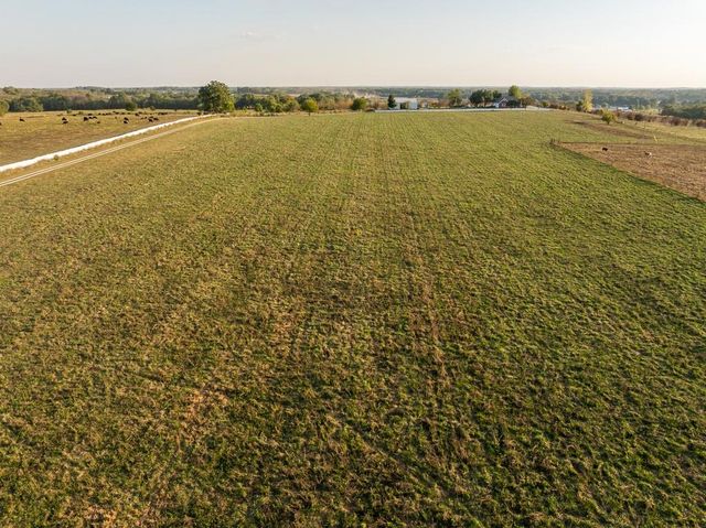 800 NW 950th Road, Blairstown, MO 64726