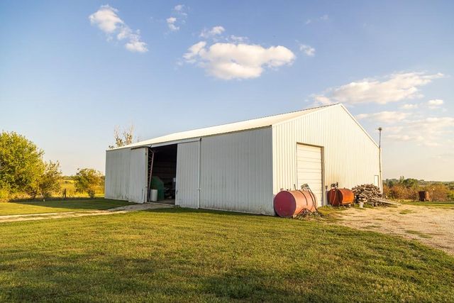 800 NW 950th Road, Blairstown, MO 64726