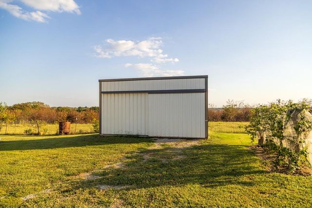 800 NW 950th Road, Blairstown, MO 64726