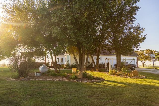 800 NW 950th Road, Blairstown, MO 64726