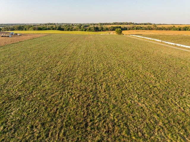 800 NW 950th Road, Blairstown, MO 64726