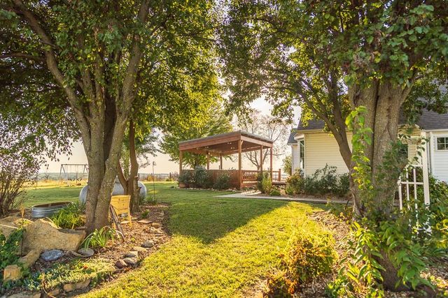 800 NW 950th Road, Blairstown, MO 64726