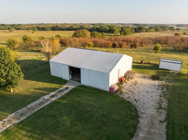 800 NW 950th Road, Blairstown, MO 64726