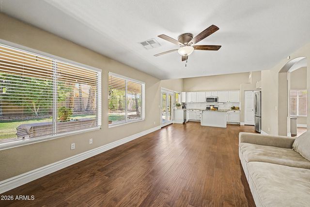 7152 W IRMA Lane, Glendale, AZ 85308