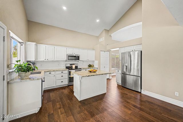 7152 W IRMA Lane, Glendale, AZ 85308