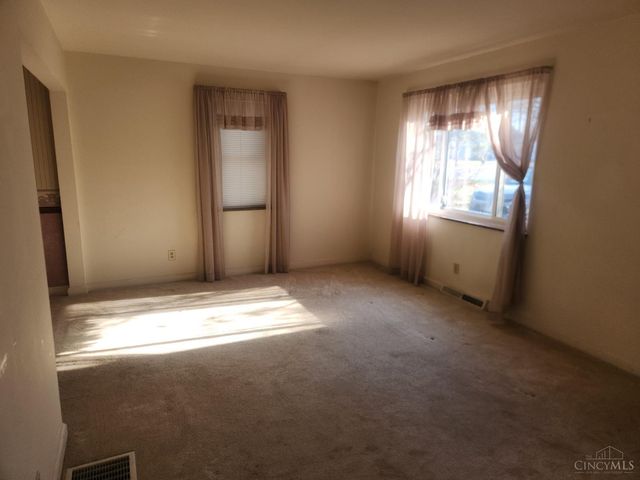 8146 Clough, Cincinnati, OH 45244