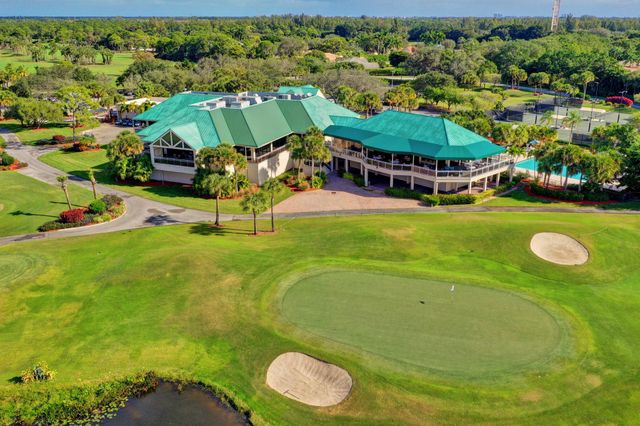 7411 Ironhorse Boulevard, West Palm Beach, FL 33412