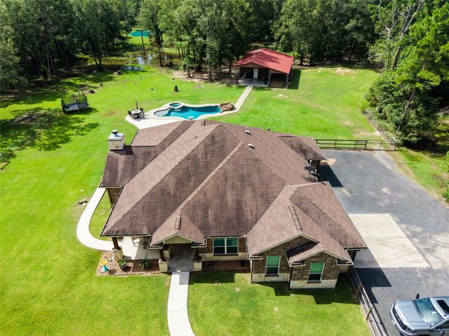 675 Somerset Trail, Point Blank, TX 77364