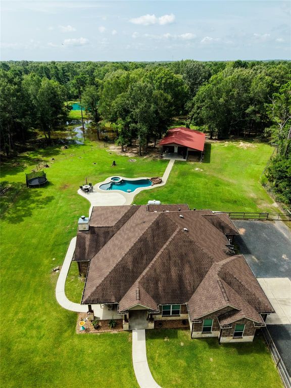 675 Somerset Trail, Point Blank, TX 77364