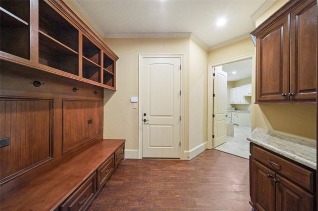 18 Rugged Lark Circle, Tomball, TX 77377