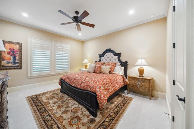 18 Rugged Lark Circle, Tomball, TX 77377