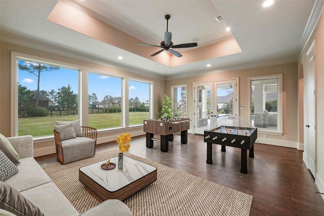 18 Rugged Lark Circle, Tomball, TX 77377