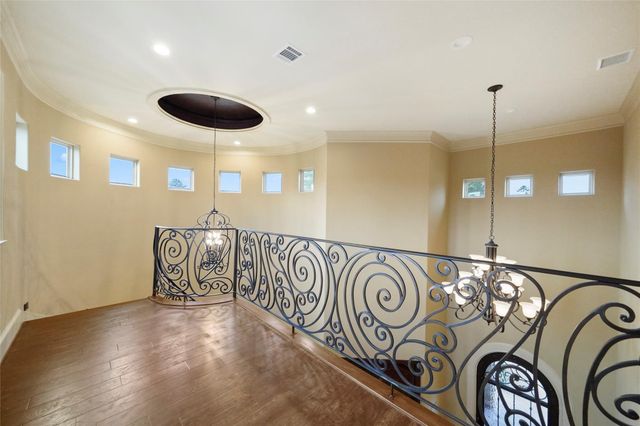 18 Rugged Lark Circle, Tomball, TX 77377