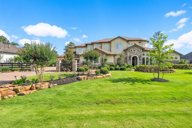 18 Rugged Lark Circle, Tomball, TX 77377