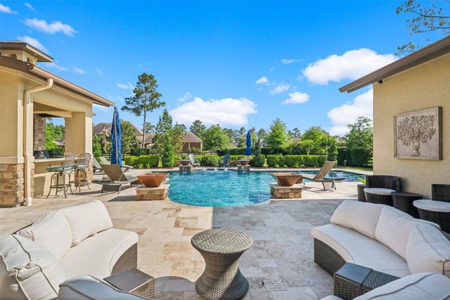 18 Rugged Lark Circle, Tomball, TX 77377