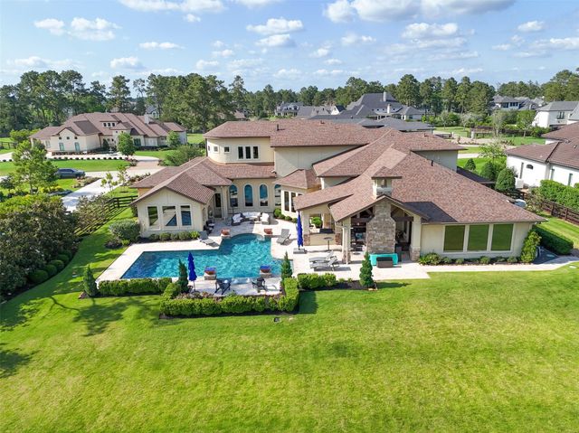 18 Rugged Lark Circle, Tomball, TX 77377