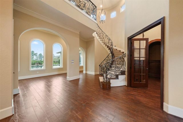 18 Rugged Lark Circle, Tomball, TX 77377