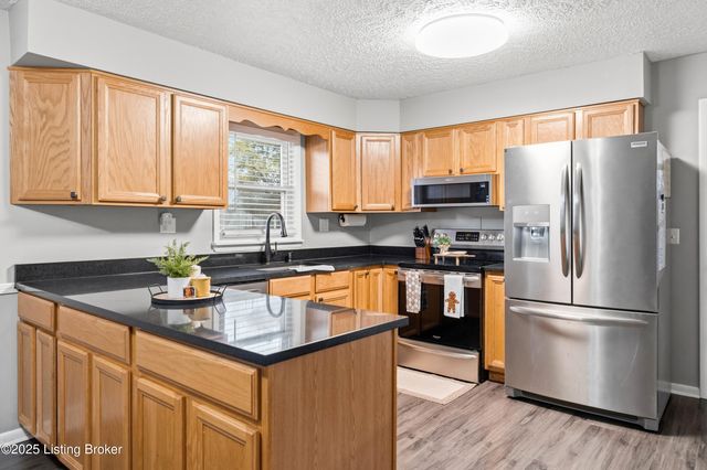 208 Claudie Ave, Elizabethtown, KY 42701