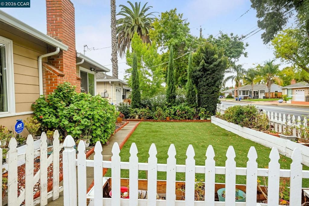 Image 2 of property listing at 1954 N 6Th St, Concord, CA 94519