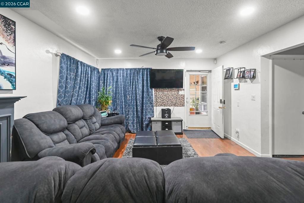 Image 3 of property listing at 1954 N 6Th St, Concord, CA 94519