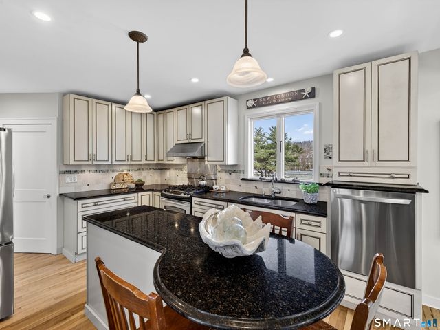 131 Norwood Avenue, New London, CT 06320