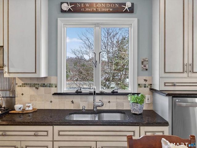 131 Norwood Avenue, New London, CT 06320