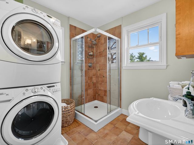 131 Norwood Avenue, New London, CT 06320