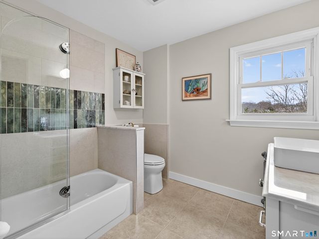 131 Norwood Avenue, New London, CT 06320