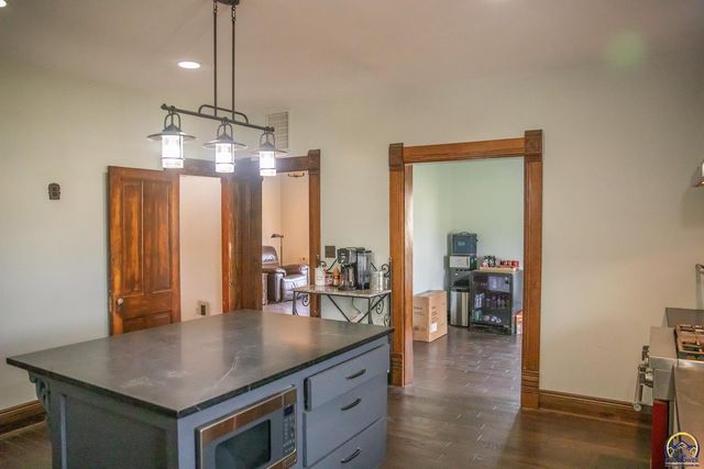 193 N 600 Rd, Overbrook, KS 66524