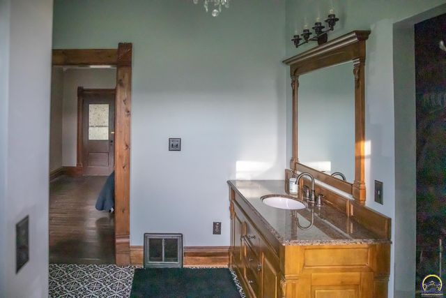 193 N 600 Rd, Overbrook, KS 66524