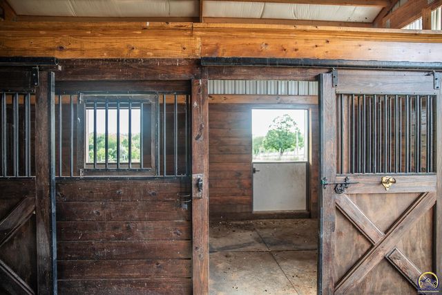 193 N 600 Rd, Overbrook, KS 66524