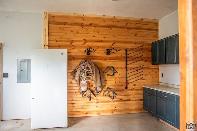 193 N 600 Rd, Overbrook, KS 66524