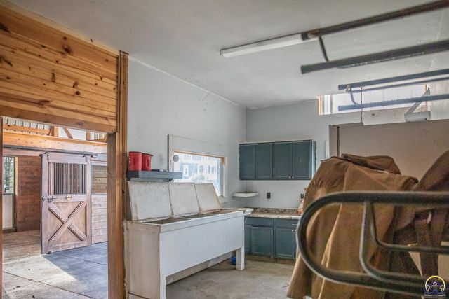 193 N 600 Rd, Overbrook, KS 66524