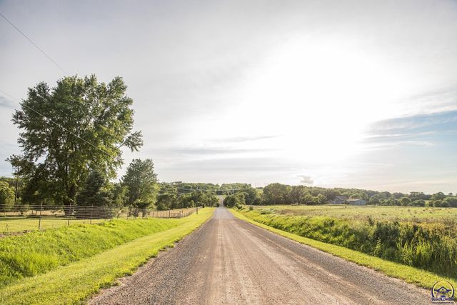 193 N 600 Rd, Overbrook, KS 66524