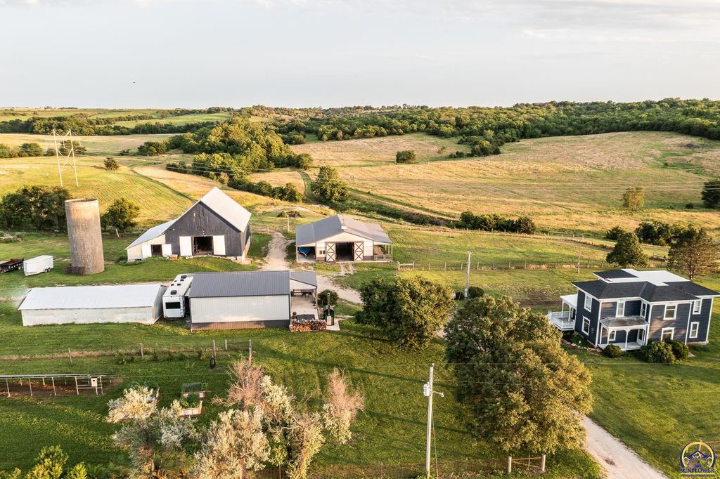 193 N 600 Rd, Overbrook, KS 66524