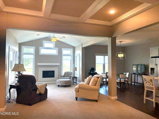 1812 Hidden Ridge Drive, Perrysburg, OH 43551