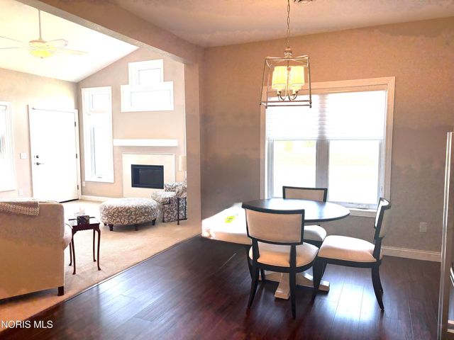 1812 Hidden Ridge Drive, Perrysburg, OH 43551