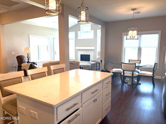 1812 Hidden Ridge Drive, Perrysburg, OH 43551