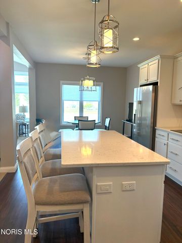 1812 Hidden Ridge Drive, Perrysburg, OH 43551