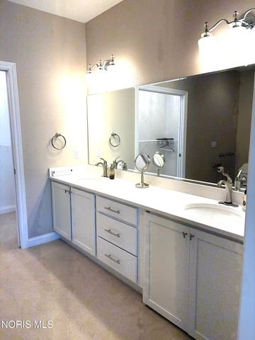 1812 Hidden Ridge Drive, Perrysburg, OH 43551