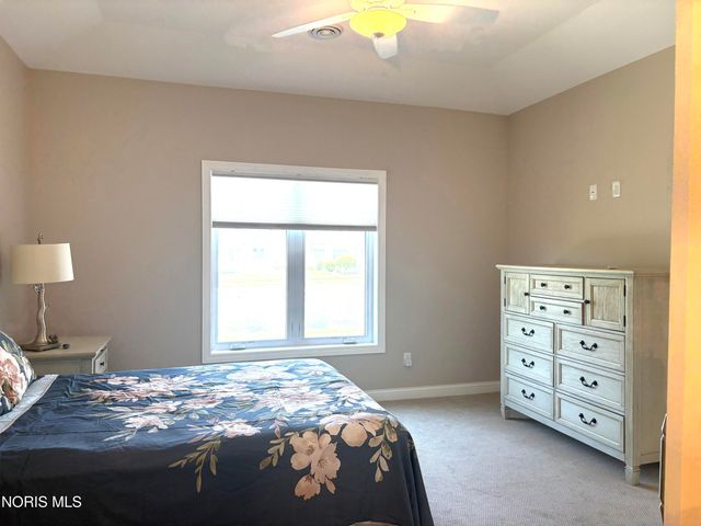 1812 Hidden Ridge Drive, Perrysburg, OH 43551