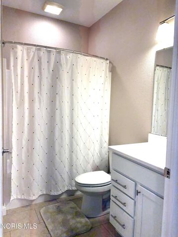 1812 Hidden Ridge Drive, Perrysburg, OH 43551