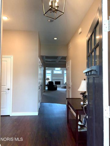 1812 Hidden Ridge Drive, Perrysburg, OH 43551