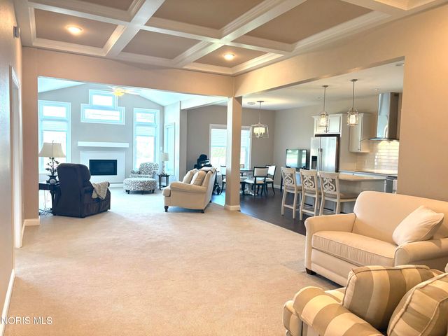 1812 Hidden Ridge Drive, Perrysburg, OH 43551