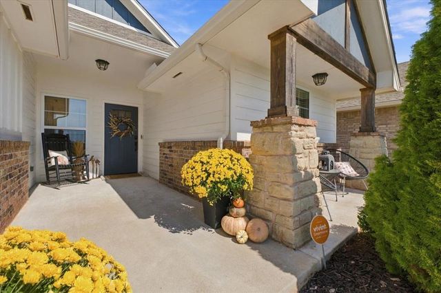 2709 SE 20th Circle, Moore, OK 73160