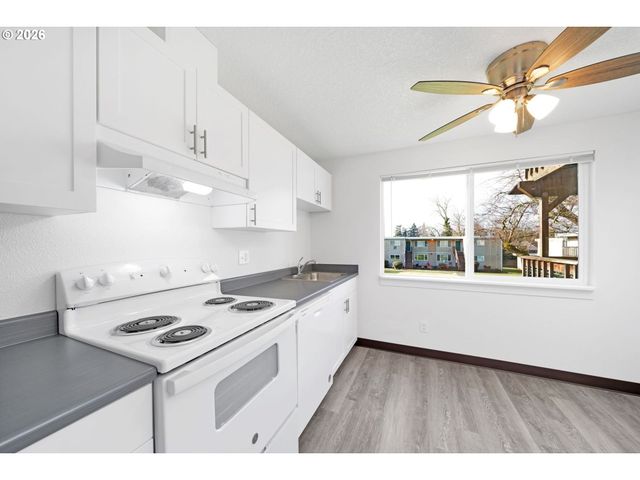 13455 Se OATFIELD Rd, Milwaukie, OR 97222