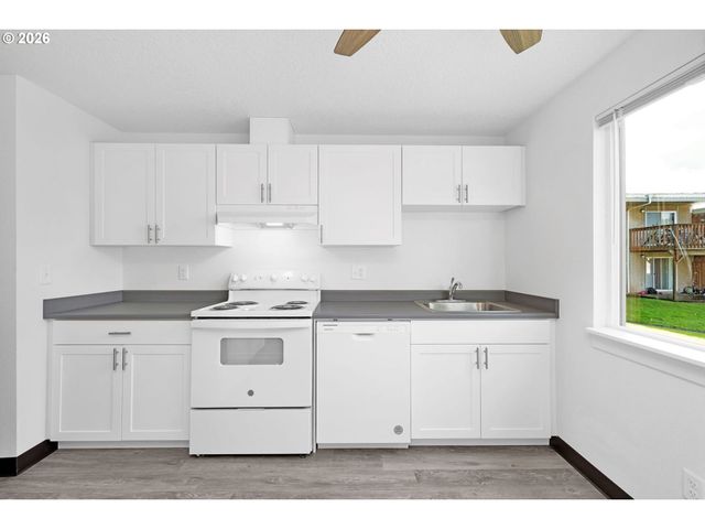 13455 Se OATFIELD Rd, Milwaukie, OR 97222