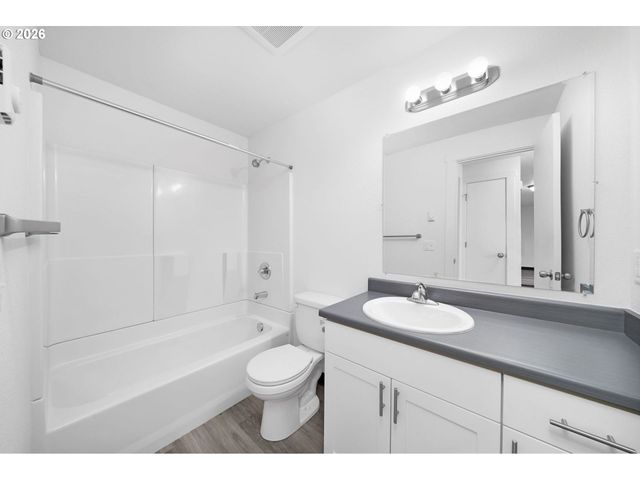 13455 Se OATFIELD Rd, Milwaukie, OR 97222