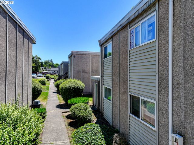 13455 Se OATFIELD Rd, Milwaukie, OR 97222