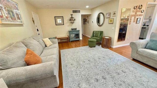 18350 Hatteras 176, Tarzana, CA 91356